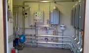 Hot water installation